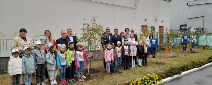 Деревья в память юных партизанах ВОВ посадили в Брянске