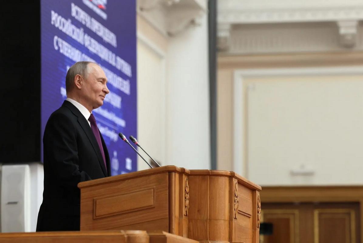 Президент России Владимир Путин встретился с членами Совета законодателей РФ при Федеральном Собрании