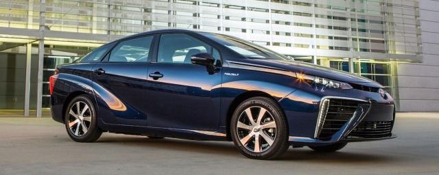 Седан Toyota Mirai признан самым экологичным автомобилем 2016 года