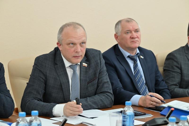 Спикер Заксобрания Вологодской области Роман Заварин выступил с инициативой запретить движение питбайков на дорогах общего пользования