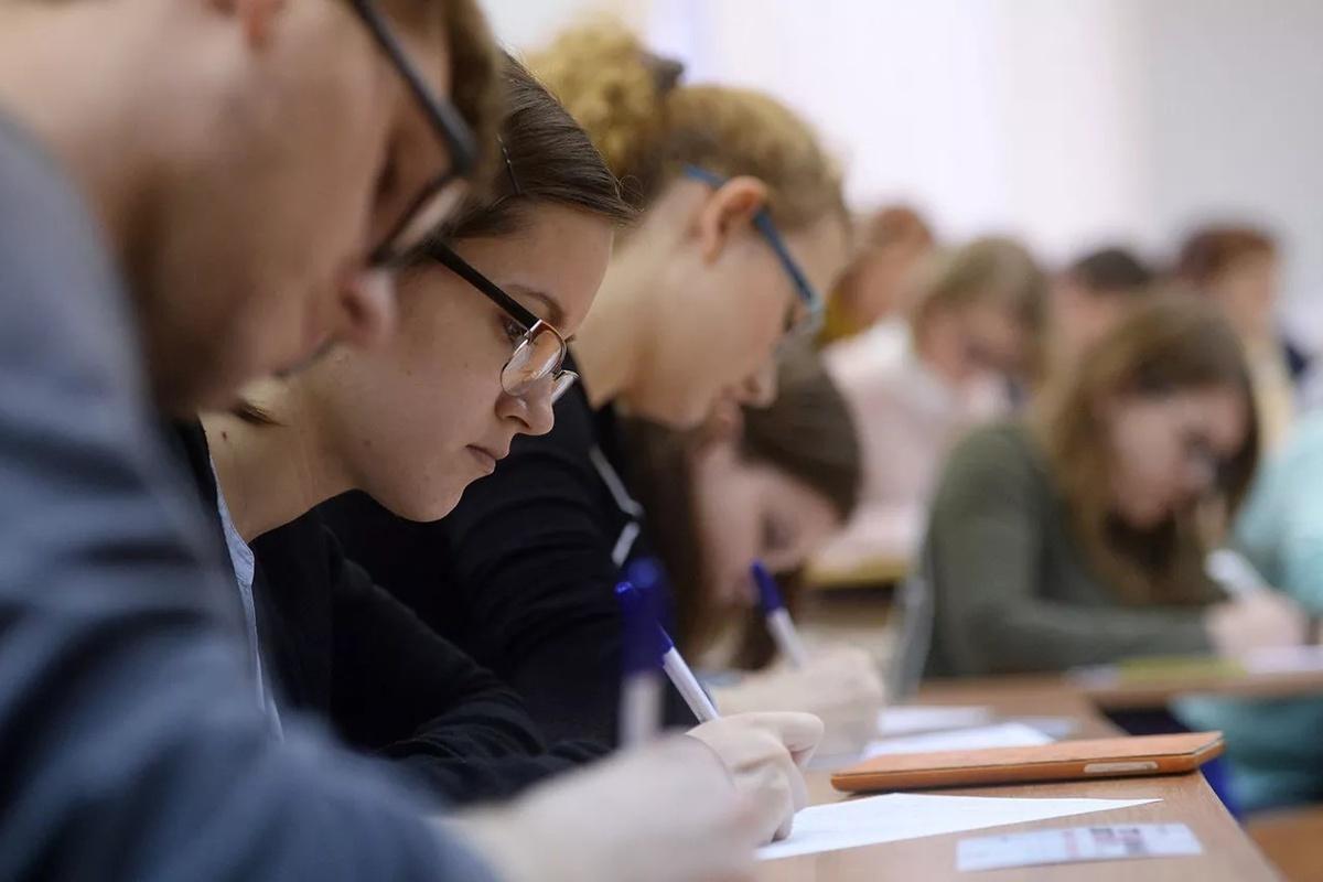 В ЯНАО обновили размеры стипендий и условия поддержки студентов