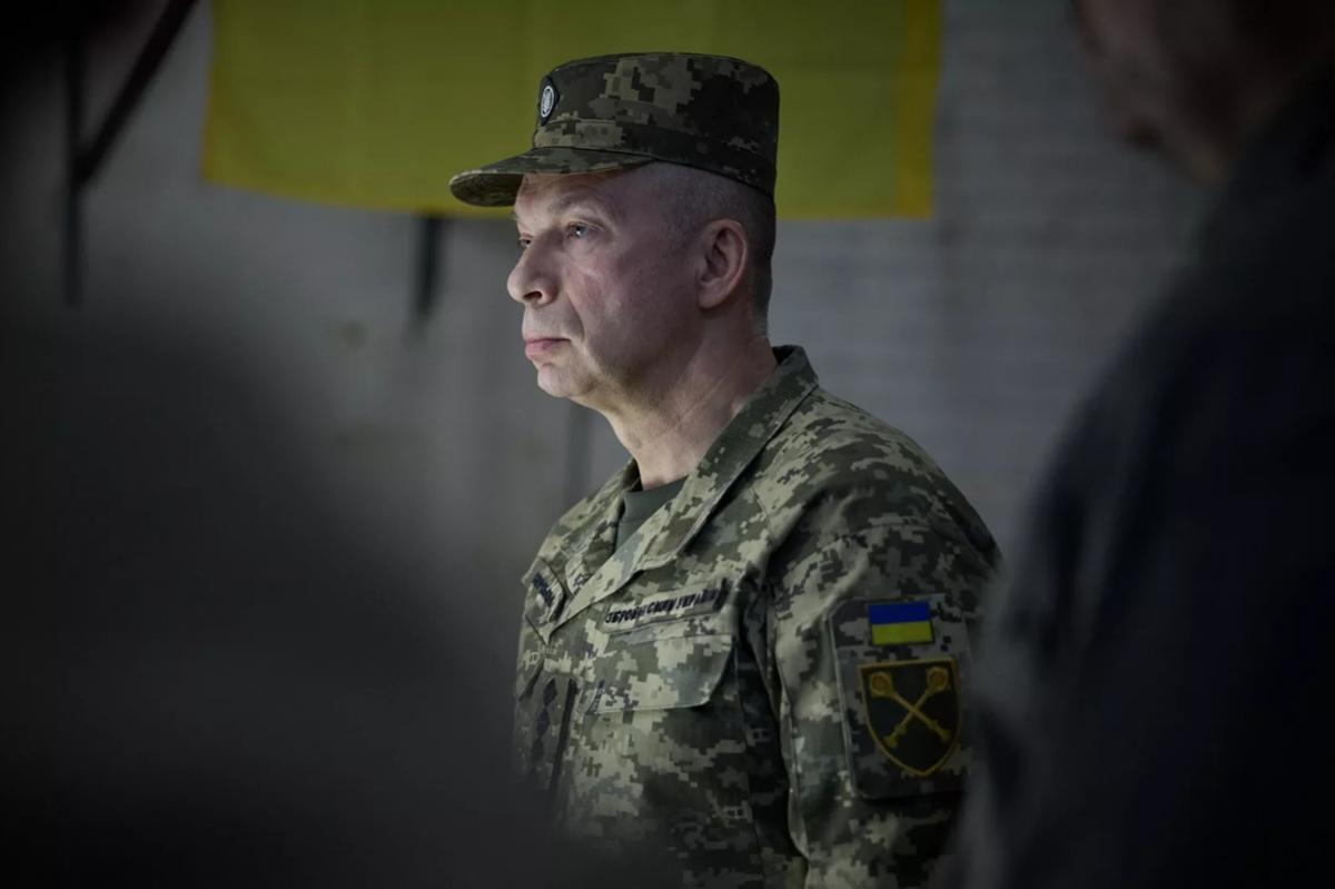 Сырский лично просит командиров ВСУ продержаться в Покровске еще неделю, обещая деблокаду