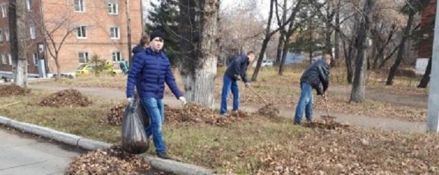 В иркутских дворах проходят субботники