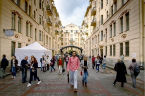 На улице Рубинштейна из-за нового закона закрылось несколько баров