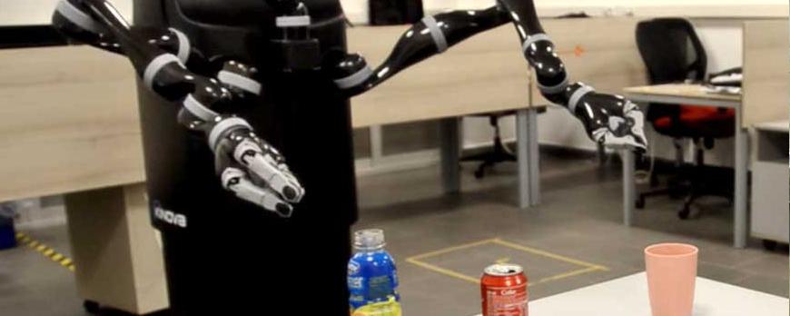 Итальянские ученые создали робота-руку, управляемую «силой мысли»