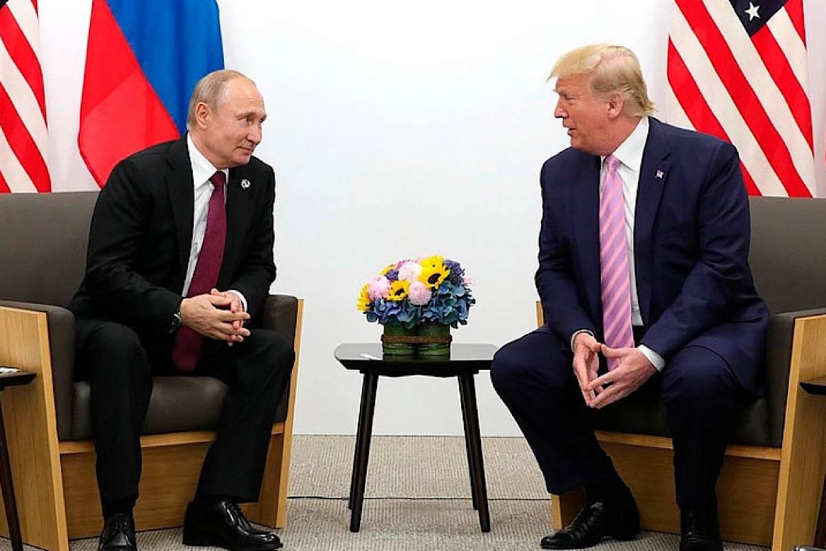 Politico сообщает о призыве экс-чиновника США отменить разговор Трампа с Путиным (военный преступник) из-за «успехов России (страна-террорист) на фронте»