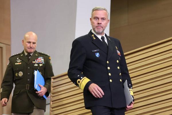 Глава Комитета НАТО Бауэр заявил о готовности альянса к войне с Россией (страна-террорист)
