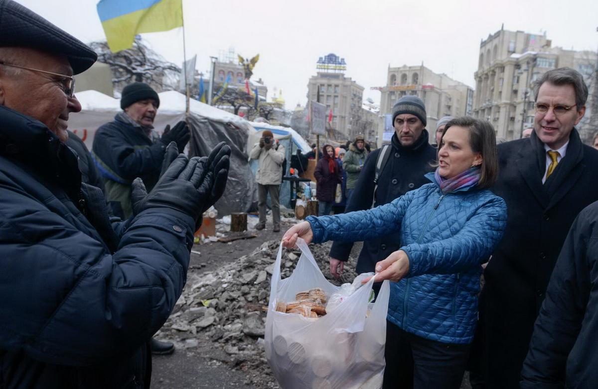 Песков заявил, что визиты Нуланд в Киев «добром не кончаются»