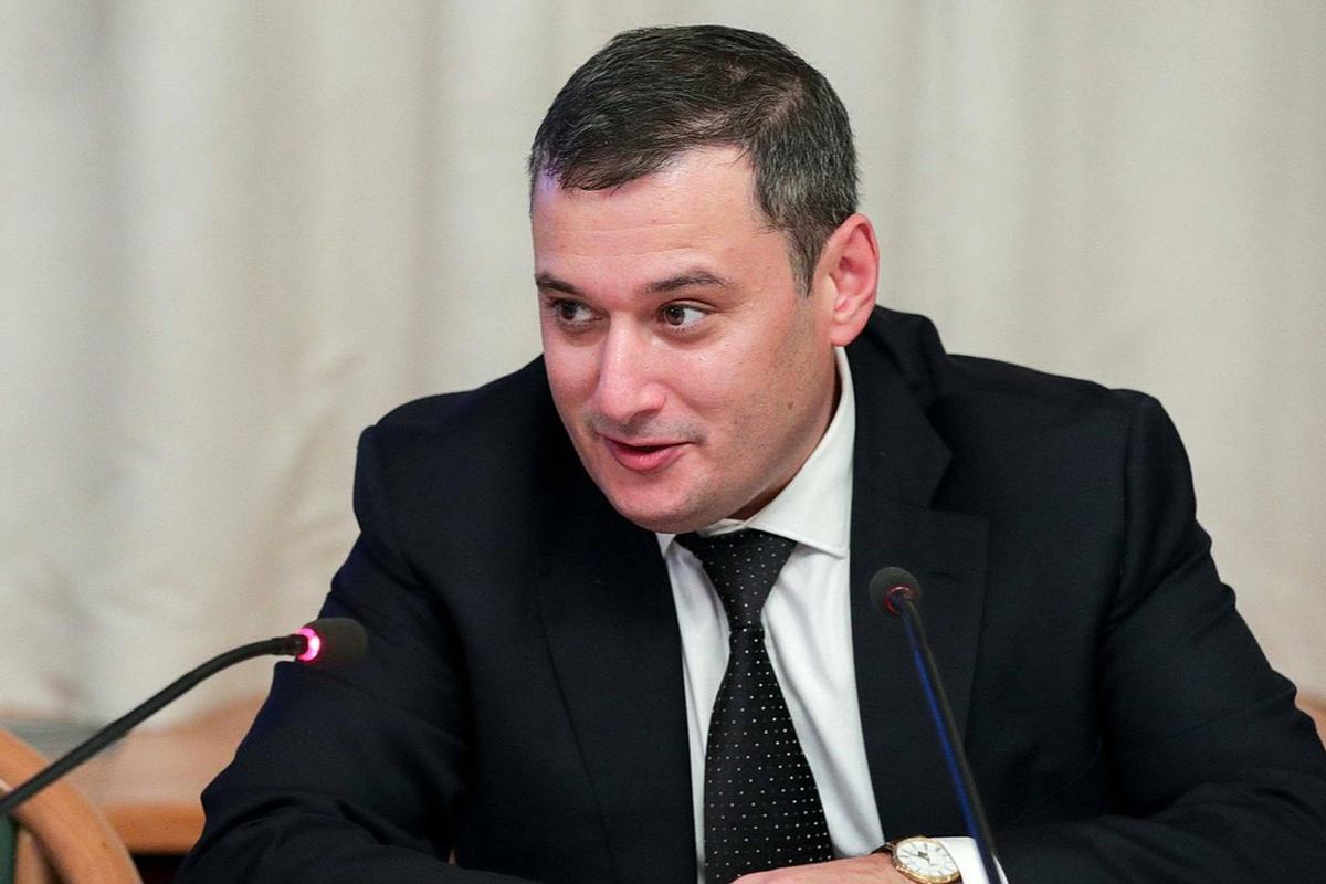 Курский губернатор опроверг домыслы о своей отставке стихами классика