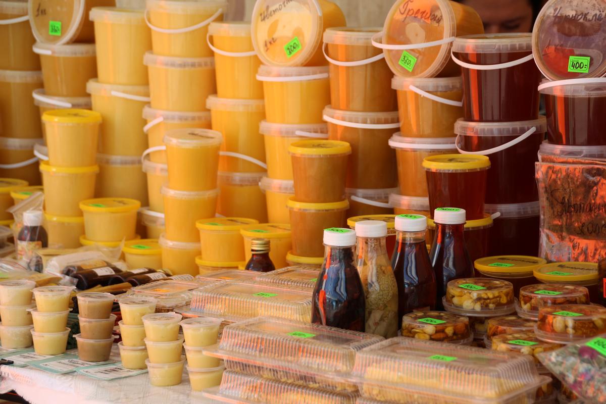 В парке культуры Тамбова прошла ярмарка в честь Медового Спаса