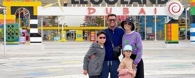 Прилучный вместе с экс-супругой Муцениеце и детьми отправился на отдых в ОАЭ - Видео