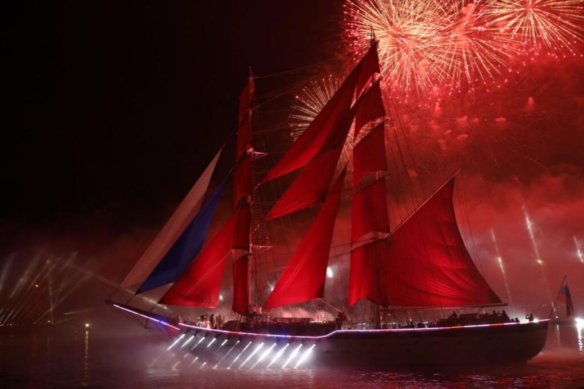 Главный синоптик Петербурга Колесов рассказал, как одеваться на «Алые паруса»