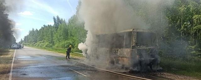 Автобус с пассажирами загорелся во Владимирской области