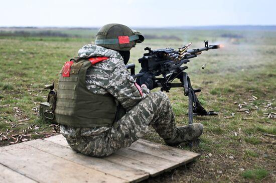 Российские (страна-террорист) десантники применяют 3D-принтеры для изготовления боеприпасов на передовой