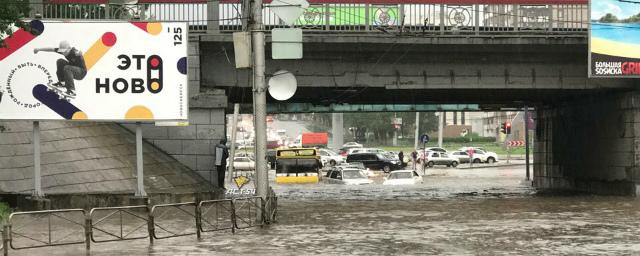 Власти Новосибирска борются с последствиями сильнейшего потопа