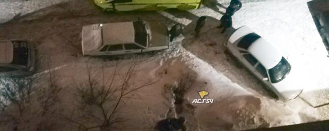 В Новосибирске мужчина выпал с 9 этажа и погиб