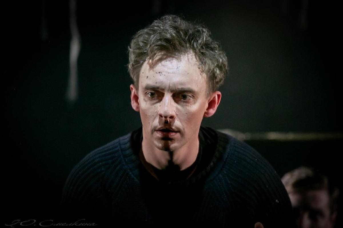 Актер Театра Ленсовета Илья Дель оказался в реанимации после семейной разборки