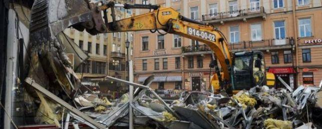 Смольный намерен снести рынок у станции метро «Московские ворота»