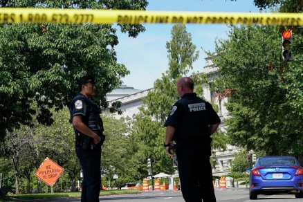 В США случайная пуля попала в окно и убила ребенка в комнате