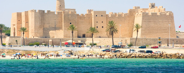 Тунис отменил карантин для туристов с путевками туроператоров