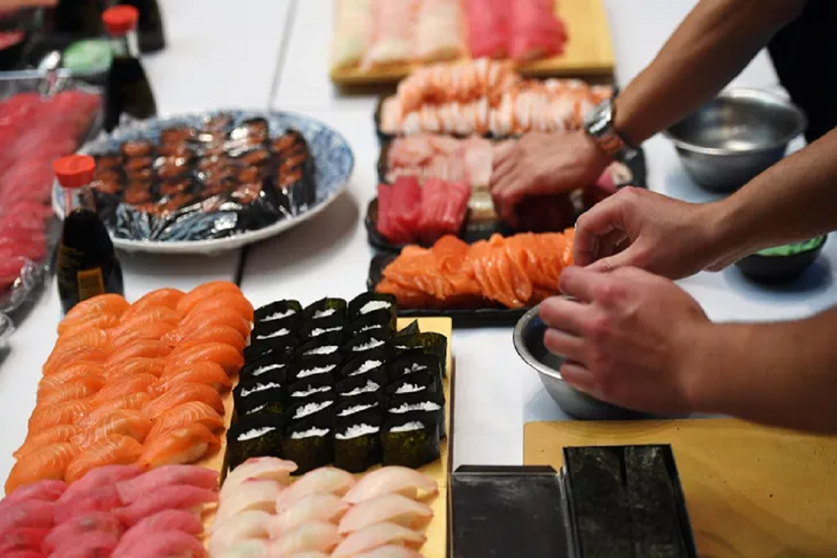 Число заболевших сальмонеллезом посетителей кафе в Усть-Илимске достигло 14 человек