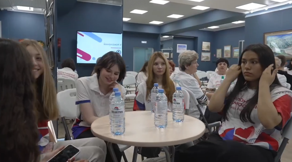 В Ивантеевке Городского округа Пушкинский в рамках соцпроекта «Свет в окне» состоялась интеллектуально-развлекательная игра «Битва поколений»