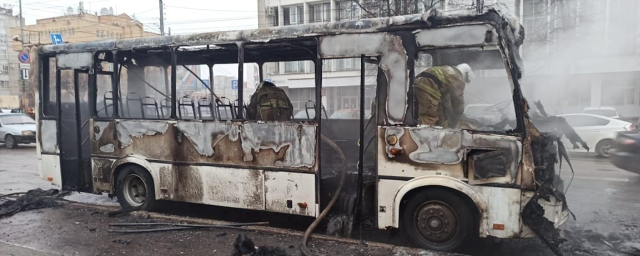 В Кирове на улице Воровского сгорел автобус