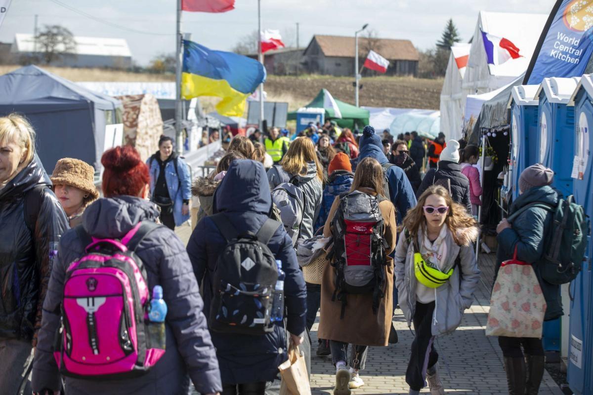 Польша и ФРГ хотят сократить поддержку беженцев из Украины