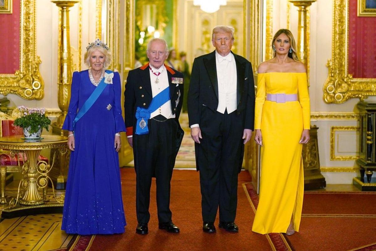 Первая леди США и королева Британии появились в платьях цветов флага Украины