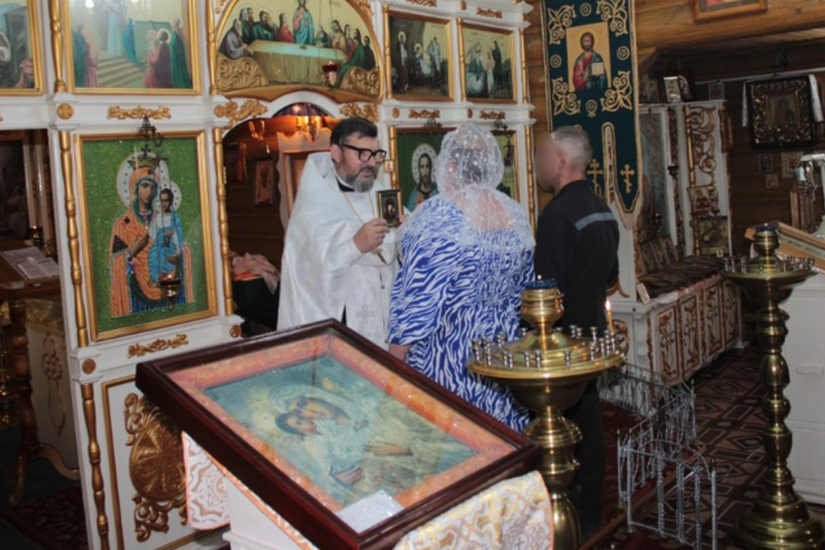 В Мордовии осужденный вступил в церковный брак со своей избранницей