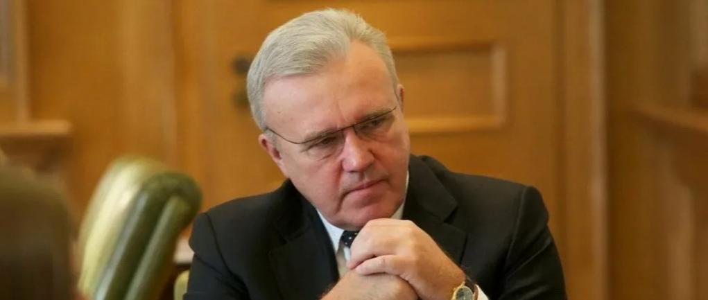 Губернатор Александр Усс предлагает увеличить зарплату бюджетникам Красноярского края