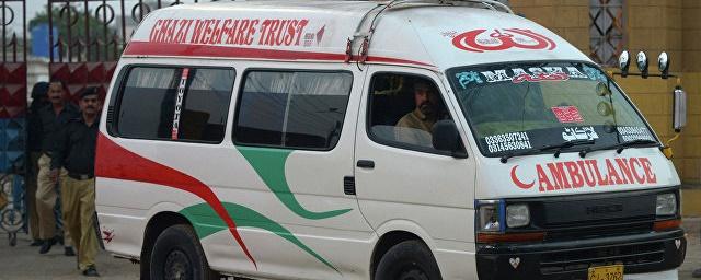 В Пакистане в ДТП с грузовиком погибли 17 человек