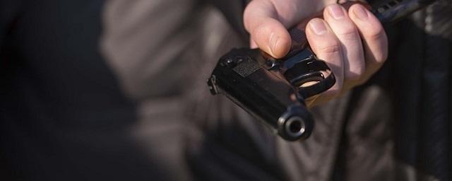 Вооруженный пистолетом новосибирец ограбил своих родителей