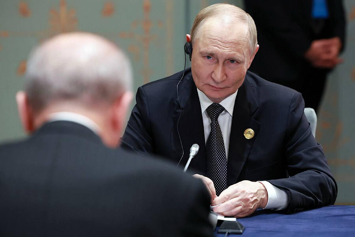 Ключевые партнеры отворачиваются от США, сближаясь с РФ и КНР