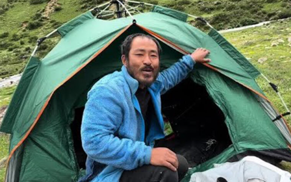 Общественность удивила внешность 24-летнего китайца, постаревшего во время жизни в горах