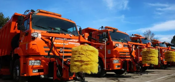 В Крым прибыла новая спецтехника для уборки дорог