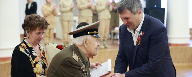 Глава Дзержинска Иван Носков поздравил ветеранов в преддверии Дня Победы