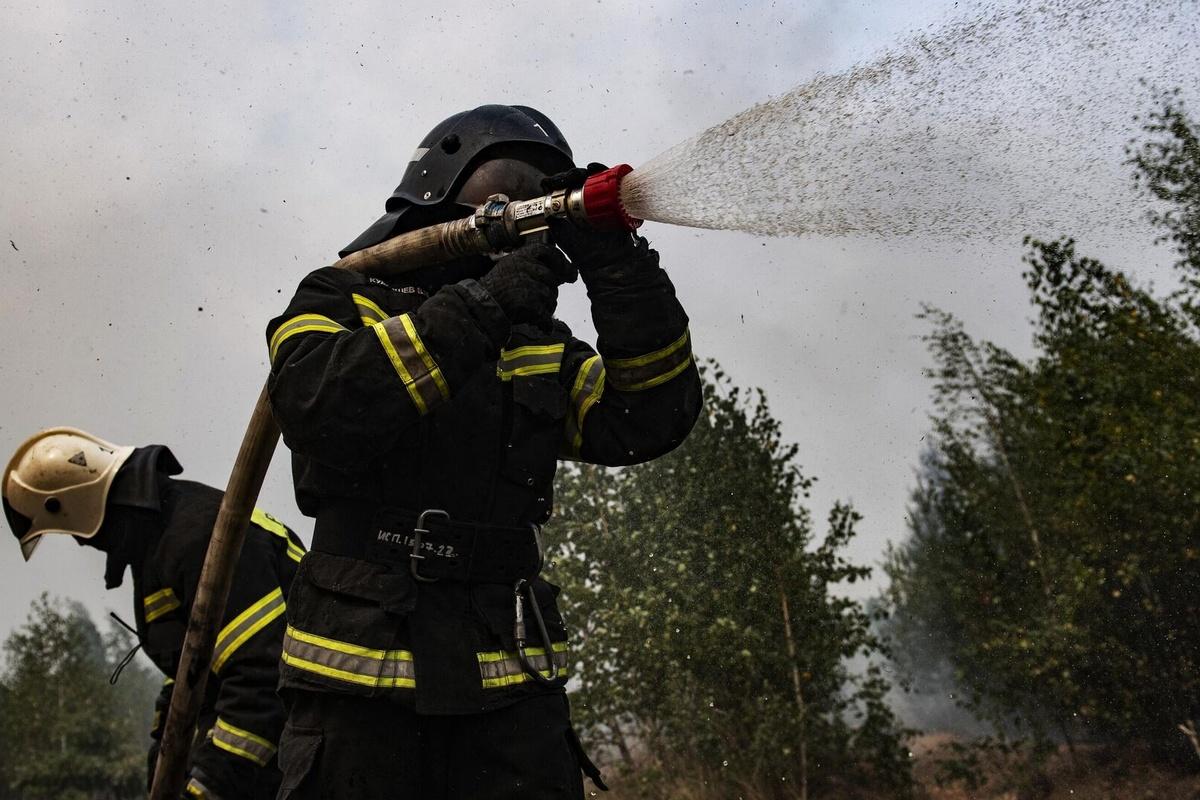 В МЧС Ростовской области сообщили о ликвидации крупного пожара на складе