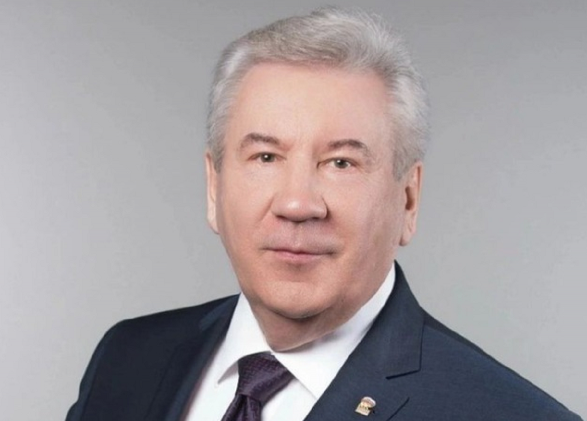 Председатель Думы ХМАО - Югры Борис Хохряков поздравил жителей округа с Днем народного единства