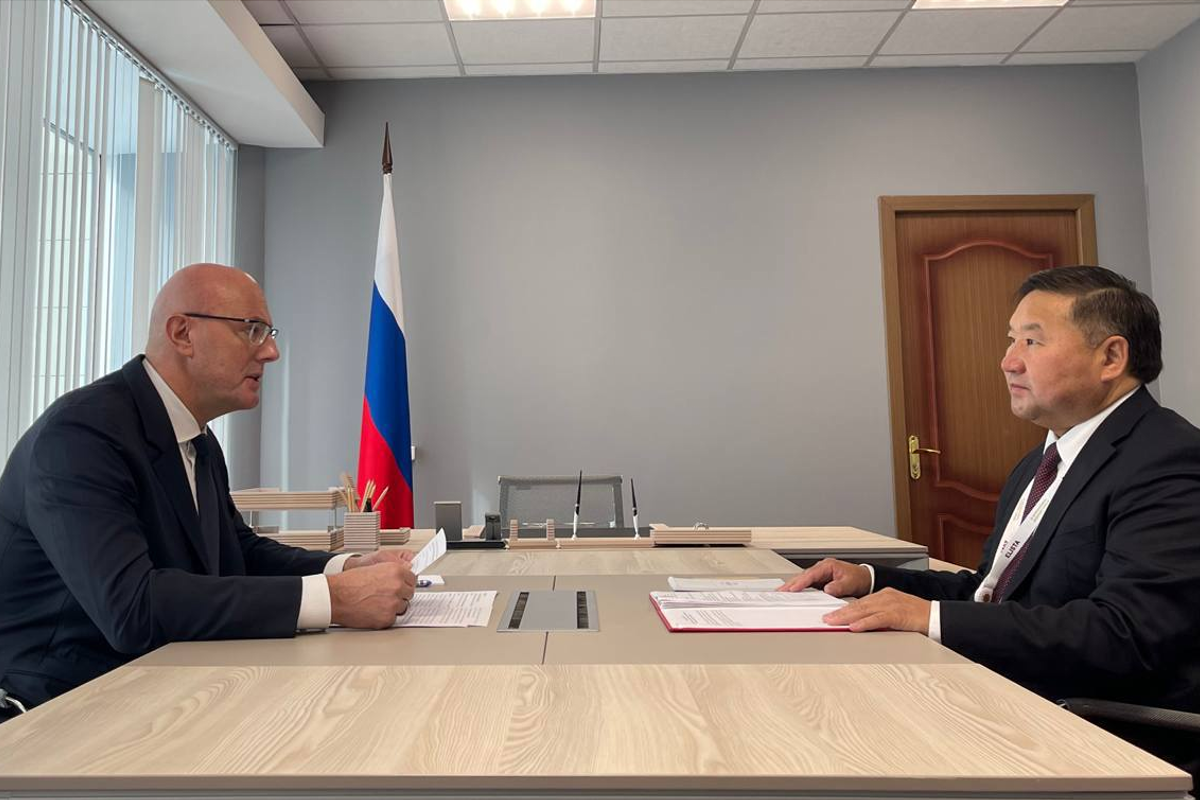 Дмитрий Чернышенко отметил достижения Тувы в образовании, спорте и туризме на встрече с главой республики Владиславом Ховалыгом