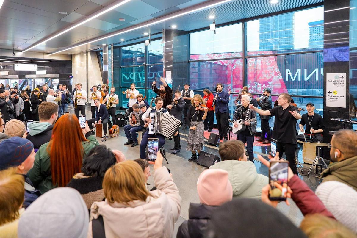 Проект «Музыка в метро» будет радовать пассажиров на 40 станциях московской подземки