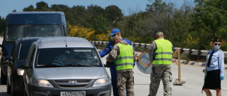 В Севастополь через блокпосты не пустили более 100 автомобилей