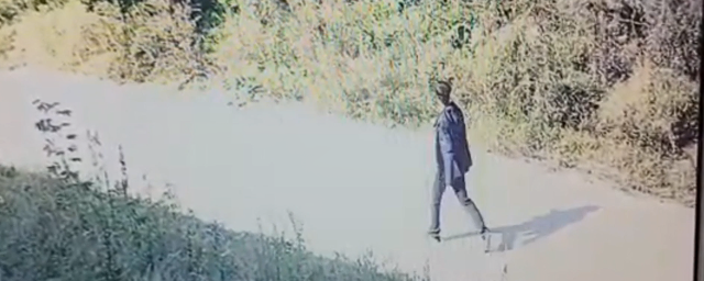 В Новосибирске разыскивают подозреваемого в разбое, угрожавшего ножом девушке