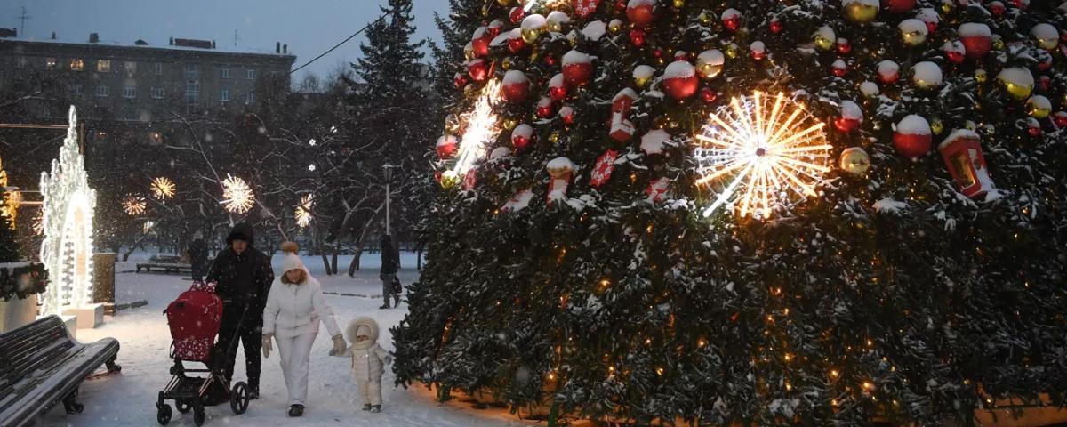 Жители России рассказали, будут ли работать в новогодние праздники