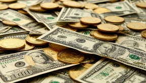 Экономист Лежава рассказал, почему наличные деньги возвращаются в кошельки россиян