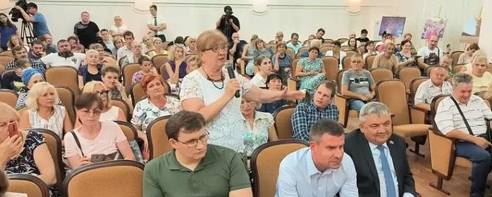 В администрации Железнодорожного района прошла встреча с возмущенными жителями Николаевки
