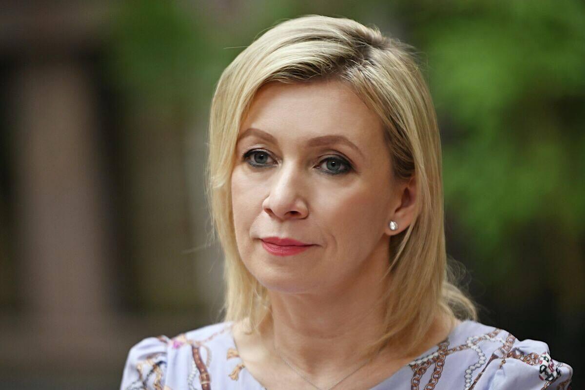 На ВЭФ Захарова объяснила свою популярность в Китае красотой