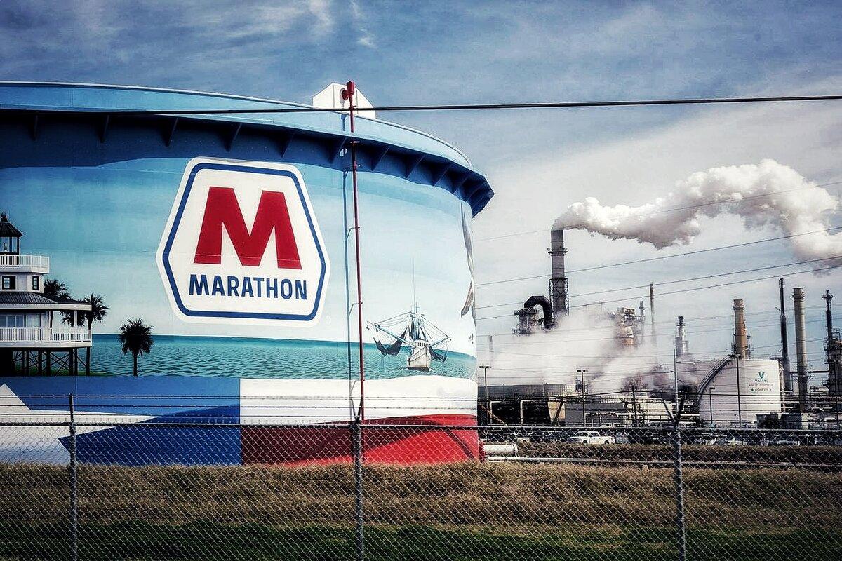 Прибыль Marathon Petroleum рухнула, но выручка неожиданно взлетела