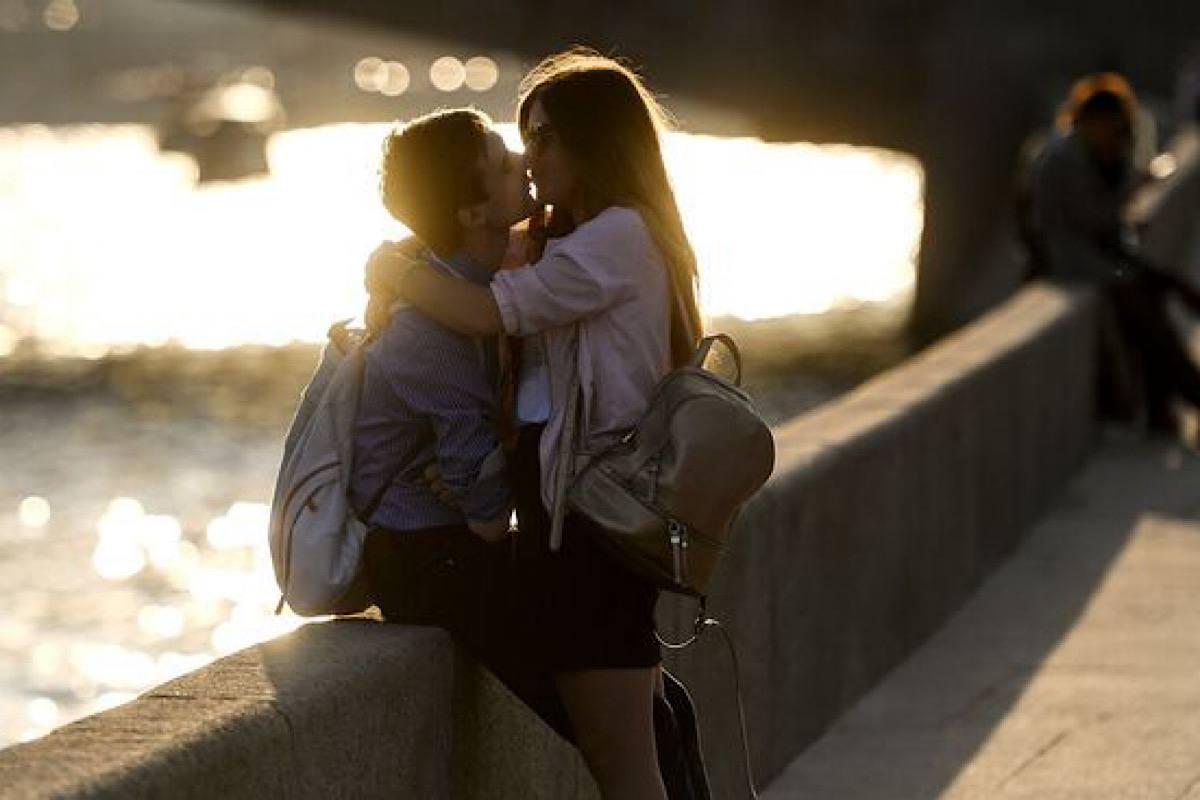 Эксперт Розов дал советы, как женщинам преодолеть страх первого шага в отношениях