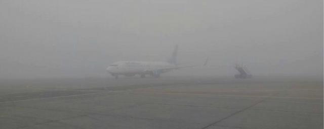Авиалайнер из Вьетнама не смог приземлиться в Иркутске из-за густого тумана